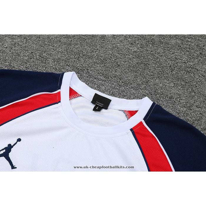 Tracksuit
 Paris Saint-Germain Jordan 2022-2023 Short Sleeve
 White
 - Shorts
